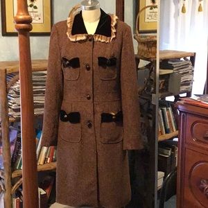Lovely vintage looking coat